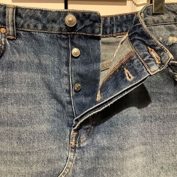 H&M L.O.G.G. DENIM SKIRT WITH BUTTON FLY AND‎ FRINGED HEM SIZE L - Picture 4 of 8